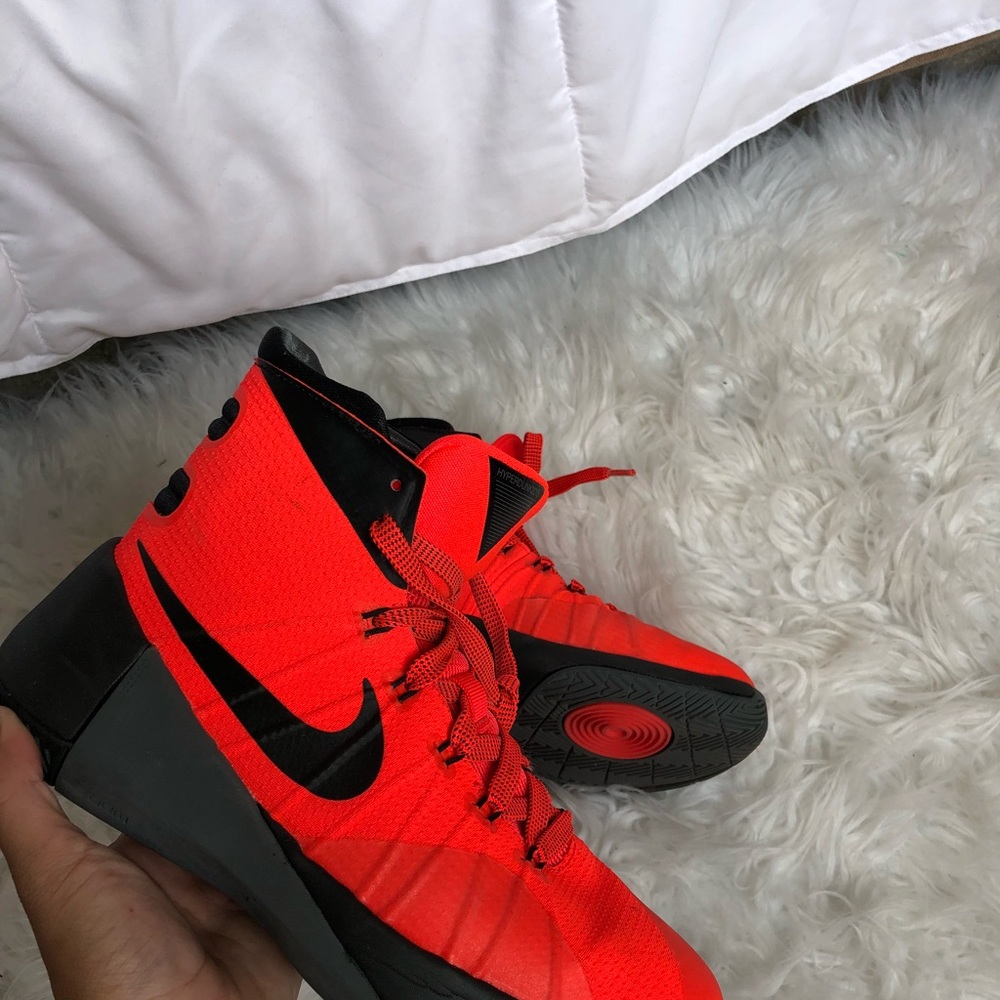 Nike - Picture 2 of 7